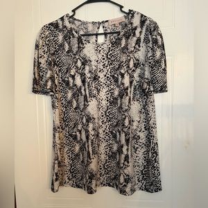 EUC Philosophy Snakeskin print short sleeve top